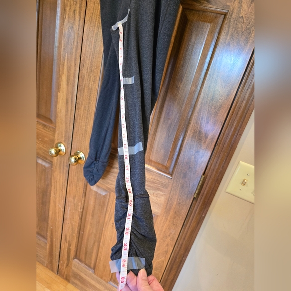 GapFit: Women's-Lrg, Gray, EUC, High Waisted Full Length Leggings, Ruched ankles - Picture 13 of 16